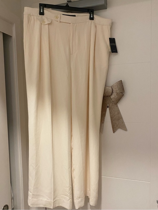Ralph Lauren Pants - 💕NEW💕 Lauren Ralph Lauren Cream Wide-Leg Trousers